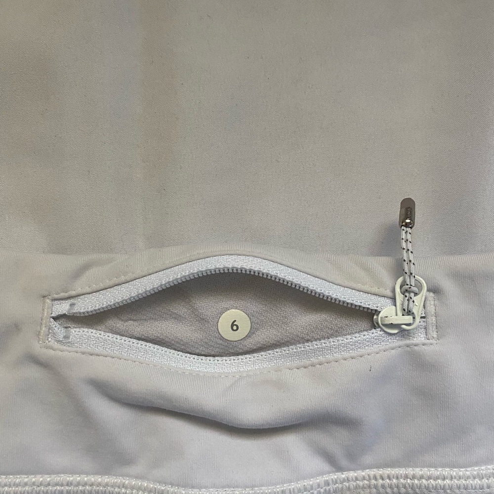 THREE Lululemon Athletica - Speed Up Low-Rise Lined Short 2.5". Size 6. - Picture 7 of 10